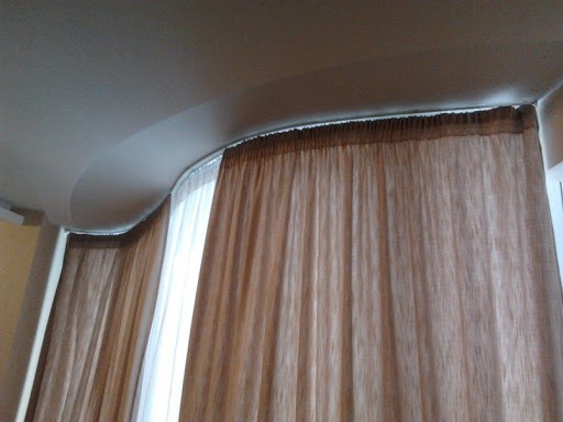 Как подобрать цвет карниза? Вспоминаем несколько удачных комбинаций, прежде чем идти в магазин карнизов